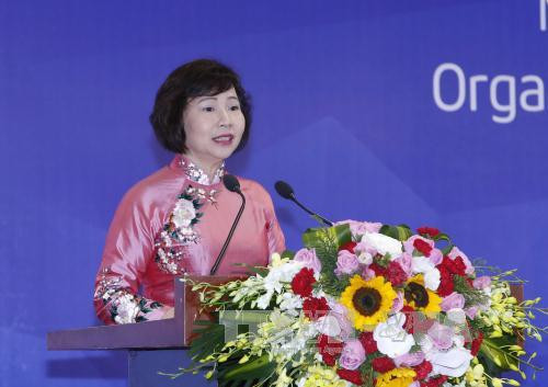 Nguyên Thứ trưởng Bộ Công Thương Hồ Thị Kim Thoa bị Cơ quan CSĐT ra quyết định truy nã do có hành vi sai phạm trong thời gian dài, cố ý làm trái các quy định của pháp luật về quản lý tài sản Nhà nước.