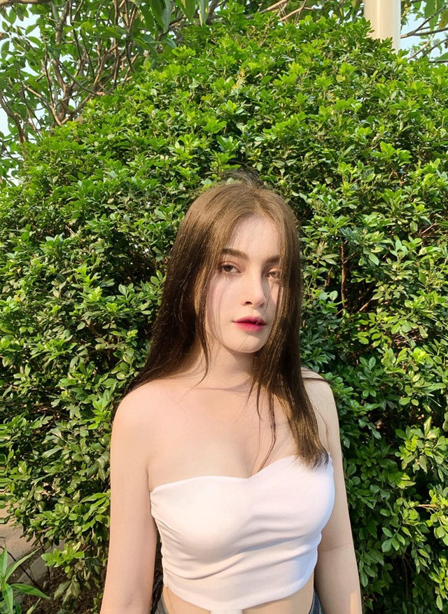 Cô còn được cho là có nhiều nét hao hao với mỹ nhân Hàn Quốc - Nancy (thành viên của nhóm nhạc Momoland).