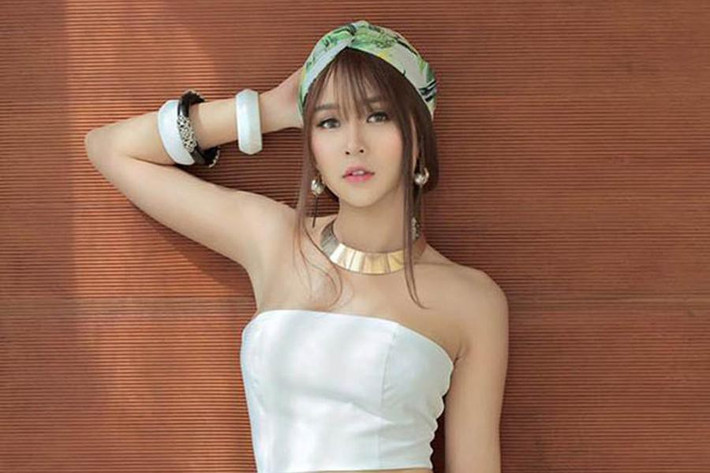 Sau nhiều năm lăn lộn trong showbiz, Sam đã tích lũy được cho mình một khoản tiền lớn. Cô đem số vốn đó đi kinh doanh thời trang, bất động sản, mỹ phẩm và ngày càng ăn lên làm ra, thu nhập rất cao.