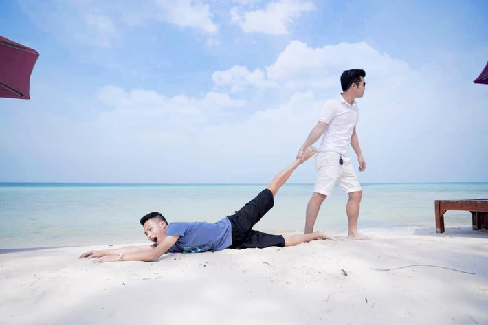 Những khoảnh khắc hài hước của cặp anh em lầy lội.