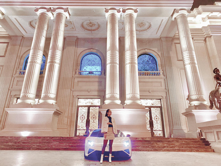 Á khôi 22 tuổi của Đại học Kinh tế quốc dân xuất hiện trong ngày cưới với nụ cười rạng rỡ, xinh đẹp lung linh gây sự chú ý lớn với cư dân mạng.