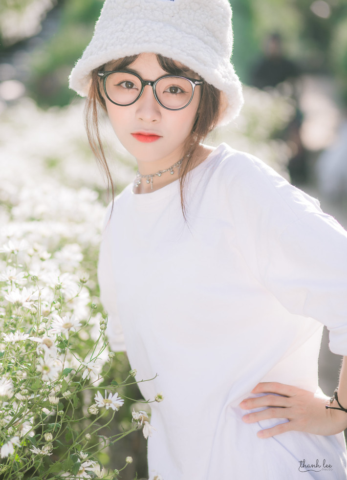 Học trong ngôi trường nhiều nam giới, Kim Phụng được ưu ái hơn. Ảnh: FBNV