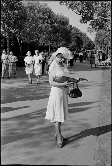 Công viên Gorky ở Moscow năm 1954. Ảnh OLP