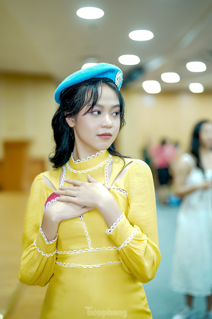 Trong cuộc phỏng vấn của Tiền Phong, Thanh Thủy cho biết cô luôn muốn thể hiện năng lượng tích cực đến với công chúng. Theo tân hoa hậu, sự thân thiện kết nối giữa người với người, lan tỏa được nhiều điều đáng quý trong cuộc sống.