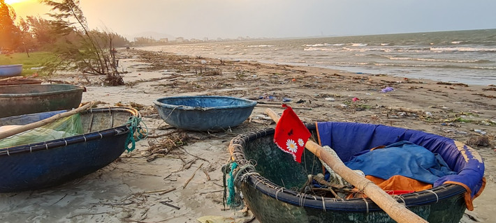 Bãi biển Đà Nẵng khi nào mới trở lại vẻ đẹp vốn có?