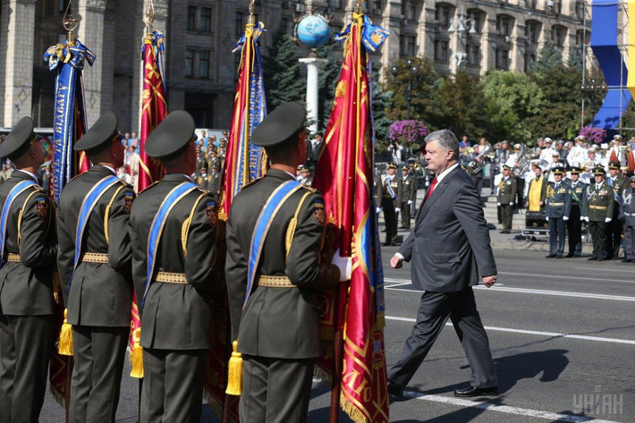 Cuộc duyệt binh mừng Quốc khánh Ukraine còn có sự tham gia của quân đội và các đoàn đại biểu tới từ 18 quốc gia trên thế giới. Nguồn ảnh: Yhiah.
