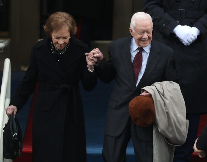 ...cùng vợ chồng cựu Tổng thống Jimmy Carter tham dự lễ tuyên thệ nhậm chức. Ảnh Reuters