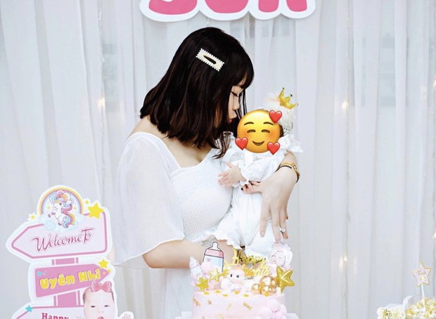 Chi Bé cũng nhận được rất nhiều lời chúc mừng của bạn bè và fan khi thông báo tin vui này.