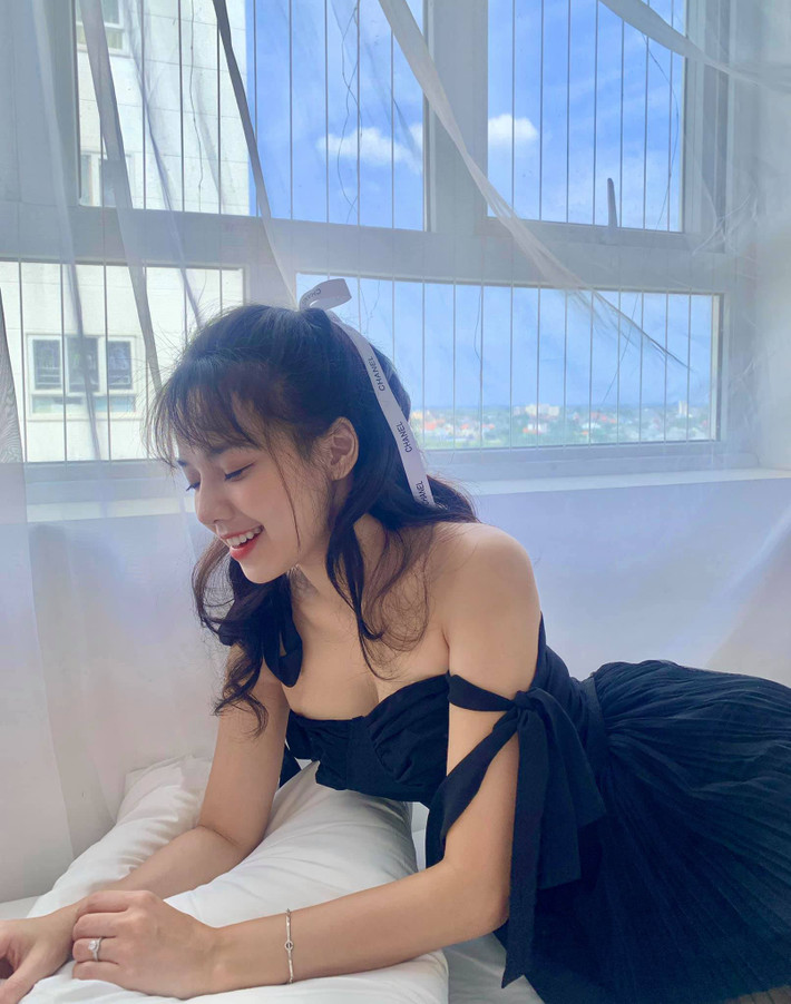Nhờ sở hữu ngoại hình nôi bật nên cô nàng nhận về lượng tương tác khá ổn cho mỗi bức ảnh.