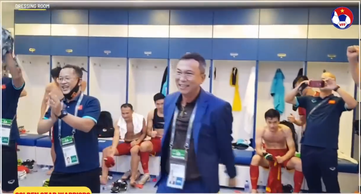 Trở thành những người hùng trên sân cỏ chưa đủ, các cầu thủ điển trai của chúng ta còn là nam thần trong mắt các fans nữ nhờ body cực phẩm của mình. Ảnh: Chụp màn hình