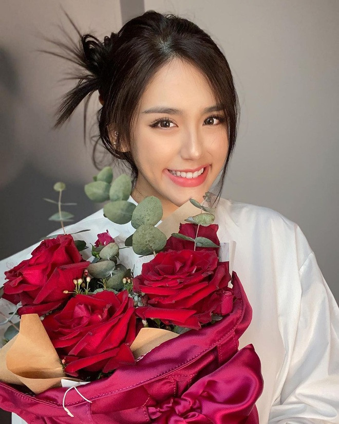 Chính bản thân hot girl xinh đẹp Thái Lan này cũng từng tham gia vào cuộc thi tuyển chọn người mẫu chuyên nghiệp và đã lọt vào Top 10.