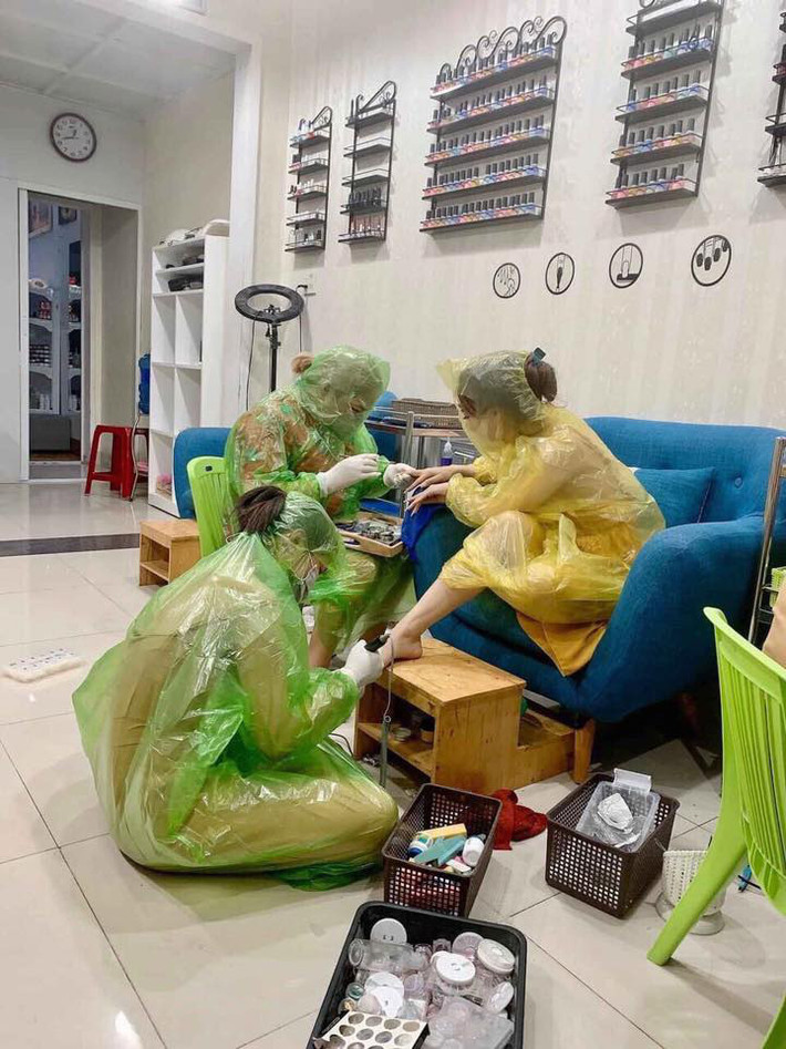 Làm đẹp thời dịch bệnh cũng phải "bó cẩn".