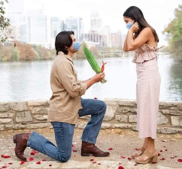Trong mùa dịch COVID-19, thứ thiết yếu nhất đối với mọi người dân lúc này có lẽ là lương thực thực phẩm. Vậy nên mới đây, một nhóm bạn trẻ đã lên ý tưởng sáng tạo mâm sính lễ đậm chất mùa dịch khiến netizen ai cũng thích thú.