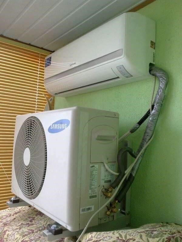 Đây là đỉnh cao của lắp điều hòa, khi thợ lắp không ai hiểu nguyên lý hoạt động của cái máy lạnh này. Ảnh: Facebook