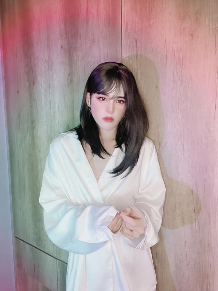 Bên cạnh đó, mọi người cũng đã thể hiện sự đồng cảm với anh khi chưa thể dũng cảm nói ra giới tính thật của mình.