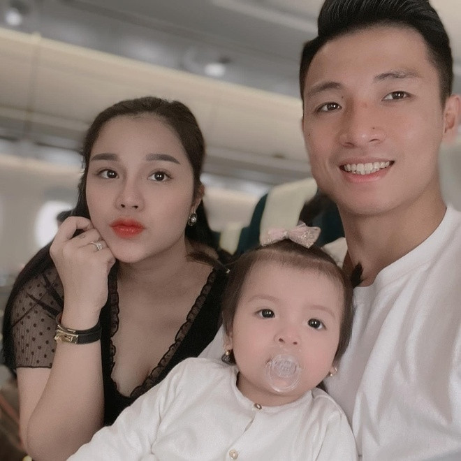 Mọi câu chuyện xung quanh cặp đôi này luôn được người hâm mộ bóng đá chú ý, quan tâm.