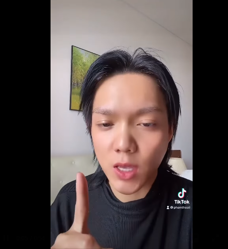 Không riêng gì sự việc này, trước đó TikToker Phạm Thoại từng gây xôn xao dư luận khi thẳng thắn chê đồ local brand Việt Nam, đồng thời anh chàng cũng chỉ ra 3 điểm mà cậu bạn không thích ở những thương hiệu đó.