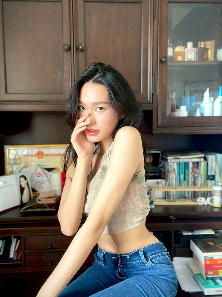 Vóc dáng nóng bỏng của Hải My cùng gương mặt ngây thơ khiến cư dân mạng khen ngợi không ngớt lời.