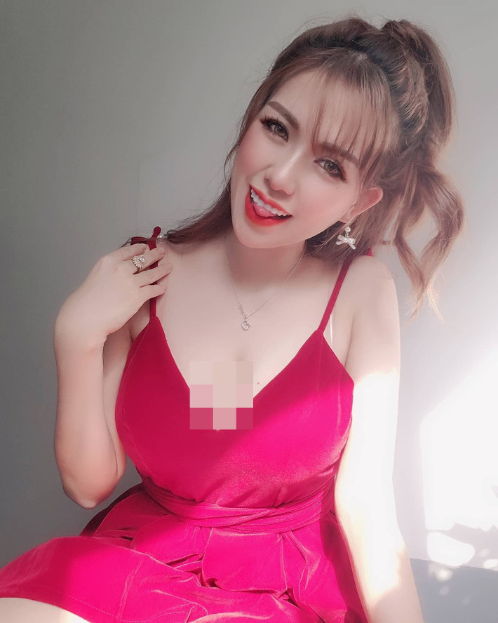 Những hình ảnh nóng bỏng khoe vóc dáng cô nàng vẫn đăng tải đều đặn trên trang cá nhân và nhận về không ít lời khen ngợi. Ảnh: FBNV