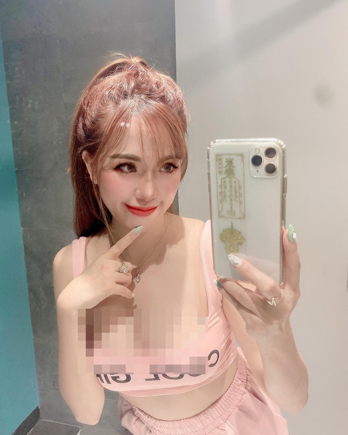 Hot girl Mai Thỏ được biết tới là một trong số những cái tên đình đám thuộc thế hệ 9x tại Hà Nội.