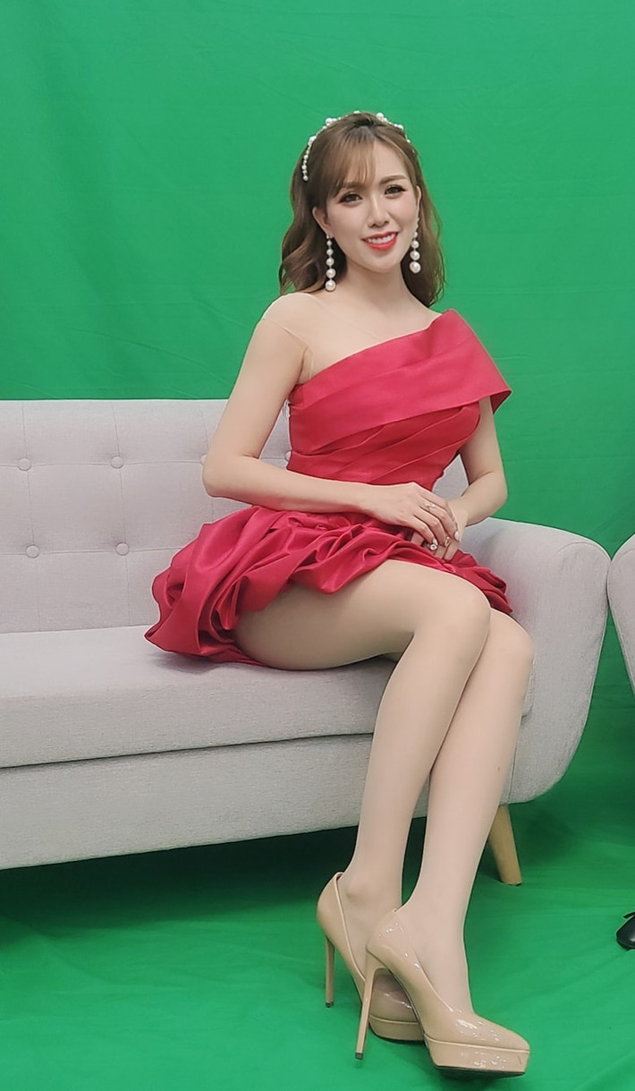 Hiện tại, ngoài làm kinh doanh, Mai Thỏ còn tham gia diễn xuất, làm MC cho một số chương trình.