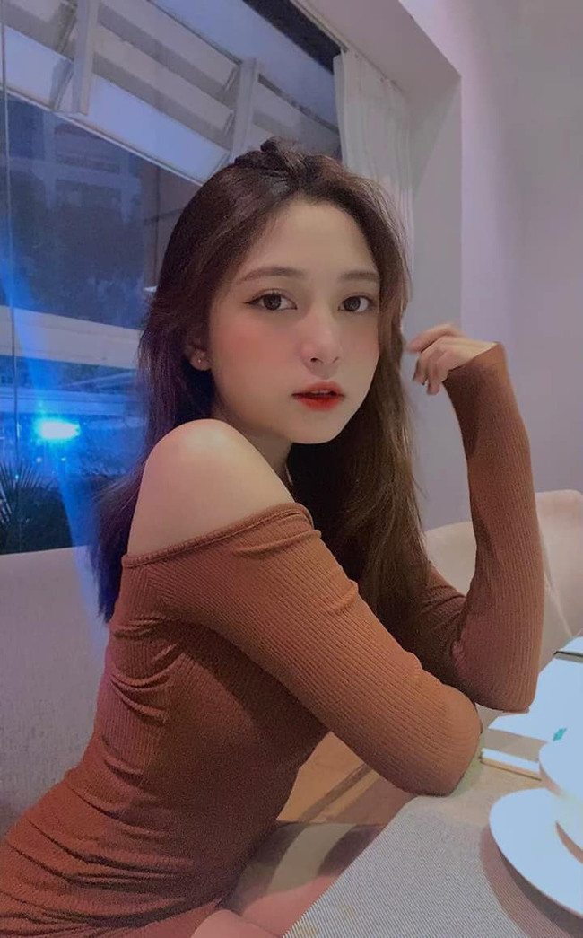Mỗi bức ảnh nhận về không ít bình luận ngợi khen về nhan sắc trong trẻo ở tuổi 24. Ảnh: Tổng hợp
