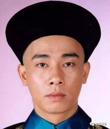 Lưu Khắc Minh là một hoạn quan giả sống vào thời nhà Đường, xuất thân là con nuôi của Lưu Quang, thái giám rất mực quyền thế vào lúc bấy giờ. Sau khi tiến cung, ông được Thái tử Lý Đam vô cùng yêu mến, tín nhiệm. Vây cánh của Lưu Khắc Minh nhờ vậy mà càng lúc càng lớn mạnh.
