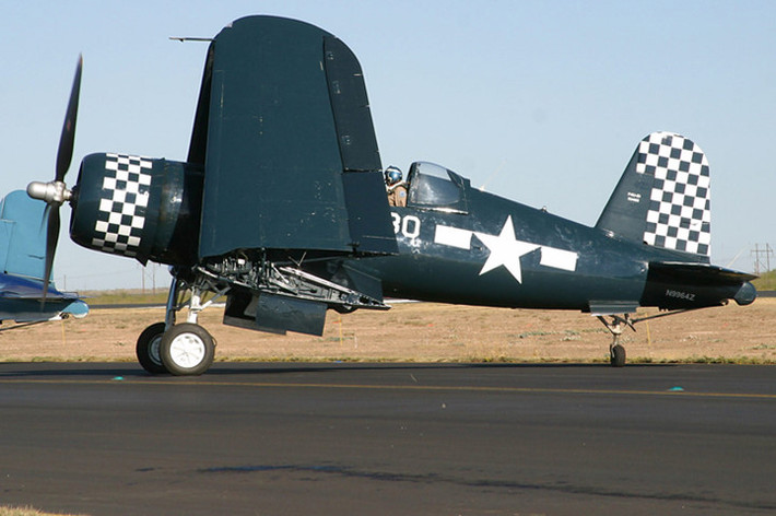 Tổng trọng lượng Corsair này là 6,4 tấn.
