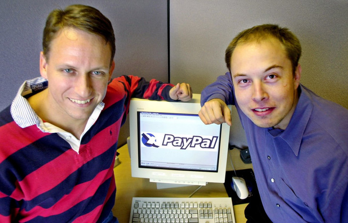 Elon Musk - đồng sáng lập PayPal và CEO Telsa Motor. Peter Thiel và Elon Musk vào ngày ra mắt PayPal năm 1998.