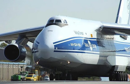 Trong cuộc họp báo tại Nhà Trắng hôm 30/3, Tổng thống Trump cũng cho biết "Tôi phải nói rằng chúng ta có quan hệ tuyệt vời với rất nhiều nước. Nga đã điều một máy bay rất, rất lớn mang theo nhiều hàng hóa và thiết bị y tế. Rất tốt". Nguồn ảnh: Pinterest.