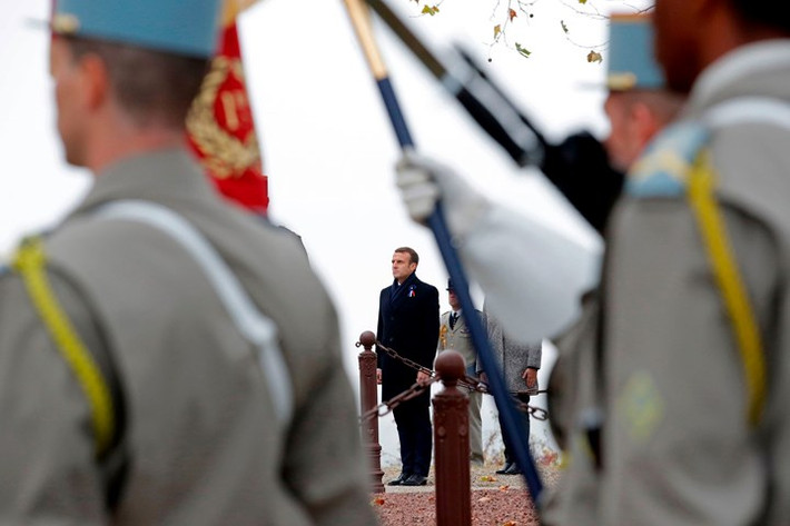 Tổng thống Pháp Emmanuel Macron xuất hiện tại buổi lễ.