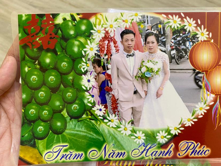 Dù được chụp ở thời điểm 2019 máy móc đã tiến bộ nhưng bộ ảnh cưới lại không mang nét trẻ trung hiện đại mà lại đậm chất truyền thống. Ảnh: Huỳnh Hoa/Bao Lâu Chia Tay
