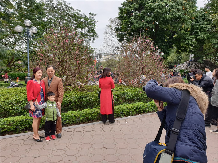 Hồ Gươm là địa điểm check in Tết Nguyên Đán lý tưởng cho mọi người, mọi nhà.