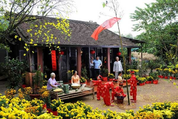 Tết Nguyên Đán hay còn gọi là dịp Tết âm lịch là một ngày lễ cực quan trọng với người Á Đông nói chung và người Việt Nam nói riêng. Đây là thời điểm các thành viên trong gia đình đoàn tụ, sum họp, quây quần bên nhau.