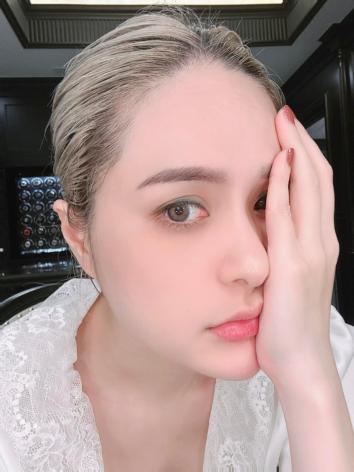 Thời gian qua, nhan sắc " nữ đại gia quận 7" Đoàn Di Băng luôn là chủ đề bàn tán của cư dân mạng.