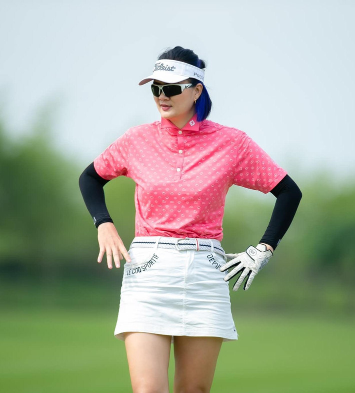 Phạm Thị Kim Huệ sinh năm 1982, từng được mệnh danh là hot girl bóng chuyền nữ Việt Nam bởi sở hữu gương mặt thanh tú cùng chiều cao 1m81 nổi bật.