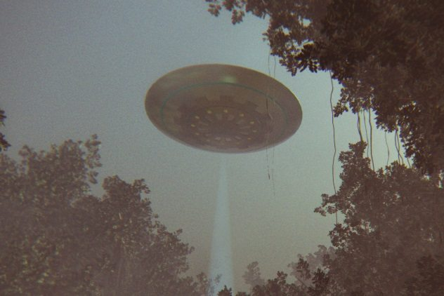 UFO là từ viết tắt của cụm từ Unidentified Flying Object được hiểu là vật thể bay không xác định nhằm ám chỉ vật thể hay hiện tượng thị giác bay trên trời mà không thể nào xác định được đó là gì, thậm chí là ngay cả sau khi đã được nhiều người nghiên cứu rất kỹ. UFO trong tiếng Việt còn được gọi đơn giản đó chính là đĩa bay.