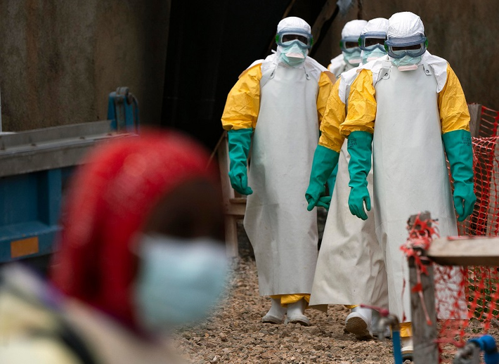 Theo bà, chứng bệnh mưng mủ Ebola là do chiến tranh hóa học gây nên: "Năm 2014, phần lớn loài người sẽ bị mắc chứng bệnh mưng mủ, ung thư da và các loại bệnh khác về da do hậu quả cuộc chiến tranh hóa học”.