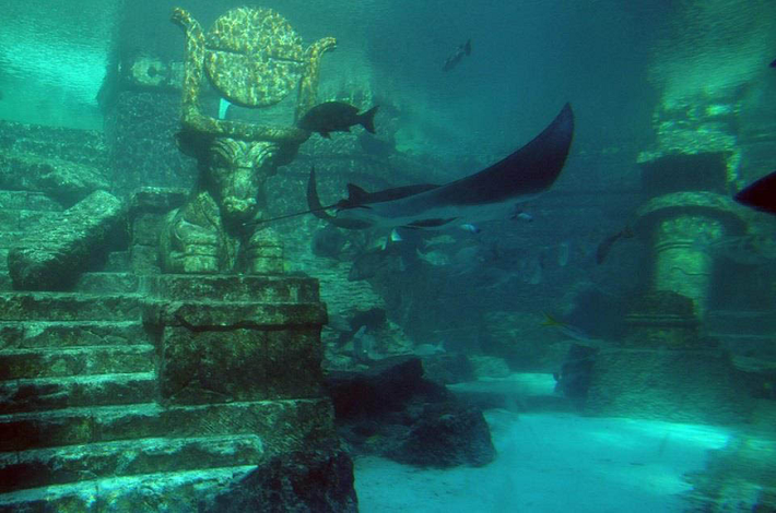Địa danh nổi tiếng này đã nhận được nhiều sự chú ý và được mệnh danh là “Atlantis của Trung Quốc”. Tuy nhiên, hiện nơi đây chỉ được nhắc đến là một trong những thành phố bị nhấn chìm dưới lòng hồ Qiando.