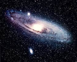 Nguyên nhân Andromeda có tới 2 lỗ đen trung tâm là vì nó từng nuốt một thiên hà khác.