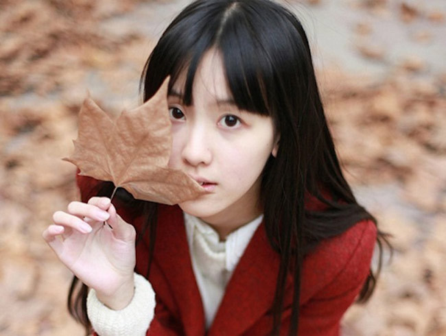 Đô Linh sở hữu khuôn mặt xinh xắn, thuần khiết, dịu dàng. Nhiều dân mạng còn cho rằng, cô còn có vẻ ngoài, khí chất mang đúng vẻ "cô bé trà sữa" hơn hot girl nổi đình đám - Chương Chiết Thiên. Mặc dù vậy, Đô Linh lại không thích được mọi người quá chú ý. Hiện cô vẫn có cuộc sống khá giản dị, kín đáo và hiếm khi nhận lời làm người mẫu ảnh hay tham gia quảng cáo dù rất được săn đón.