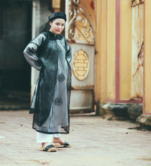 “Mình đang có những dự định và kế hoạch riêng. Mình sẽ cố gắng thuyêt phục bố mẹ đồng ý, giờ mình đã lớn và đã đến lúc mình nên làm những điều mình thích để sau này không phải hối hận”, cô nói.