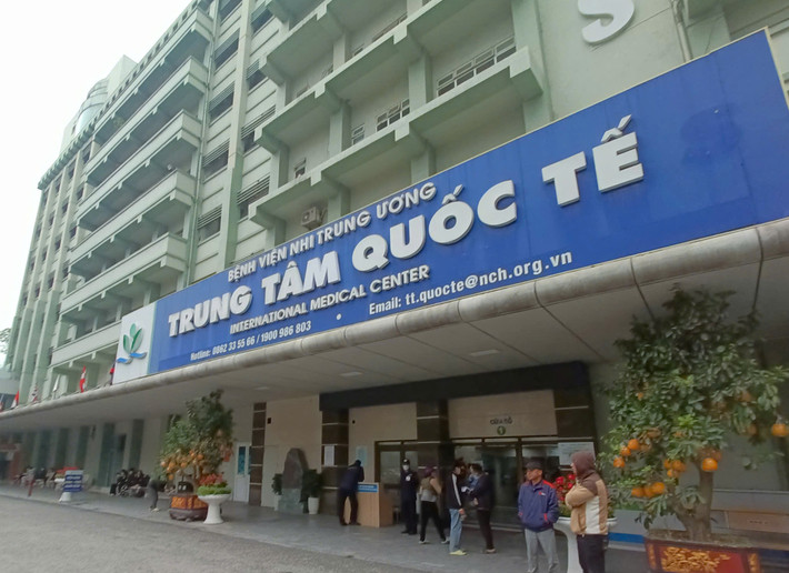 Bệnh viện gồm nhiều chuyên khoa và nhận bệnh nhi dưới 15 tuổi, thực hiện tốt nhiệm vụ khám, chữa bệnh 24/24 giờ.