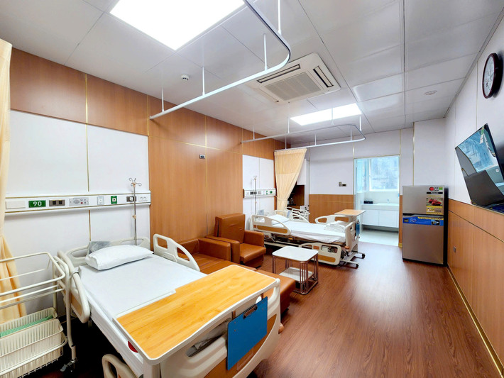 Phòng sạch sẽ, khang trang, đầy đủ tiện nghi, tạo cảm giác thoải mái cho mẹ và bé. (Ảnh BVCC)