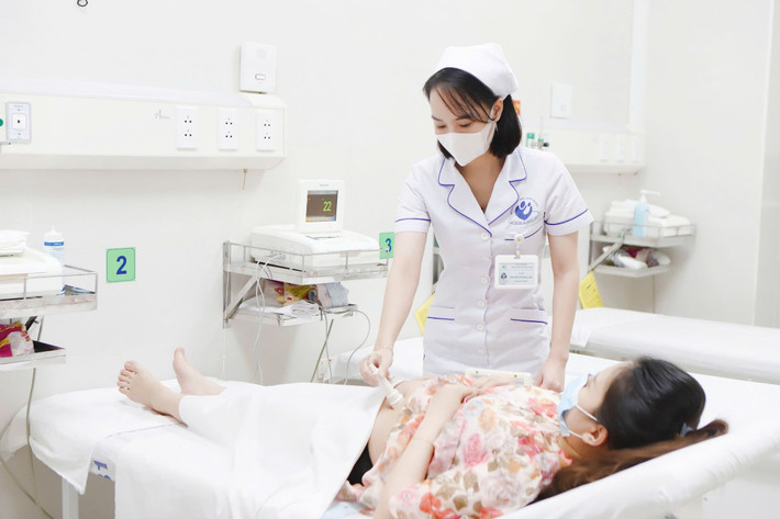 Bệnh nhân được chăm sóc ân cần, tận tâm tại khu dịch vụ chuyên gia của Bệnh viện Phụ sản Hà Nội. (Ảnh BVCC)
