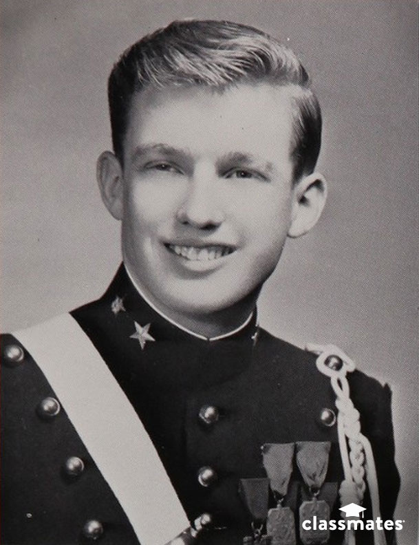Hình ảnh Tổng thống Donald Trump trong cuốn lưu niệm của lúa học sinh năm 1964. Lúc này, ông đang theo học tại trường Học viện Quân sự New York. Ảnh BI