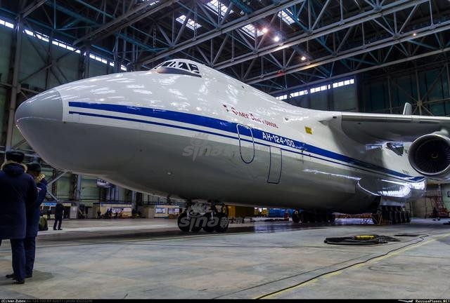 Nga dự định tiến hành chương trình quy mô nâng cấp máy bay vận tải An-124 phiên bản An-124-100 cung cấp cho hãng vận tải Maximus Air của UAE. Nguồn ảnh: Sina.