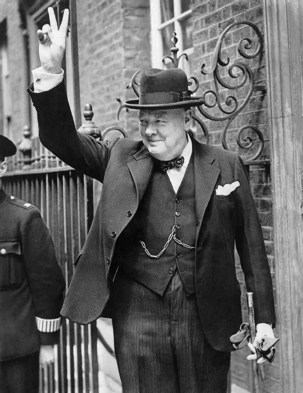 Tuy nhiên sau chiến tranh, Thủ tướng Churchill cùng đảng Bảo thủ của ông đều lần lượt mất ghế trong các cuộc bầu cử do người Anh muốn một sự thay đổi và cải cách trong chính phủ sau thời chiến.
