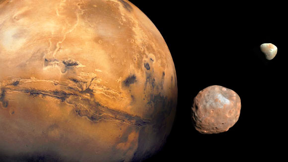 Deimos được khảo sát bởi nhiều tàu vũ trụ, bao gồm cả tàu Viking và Mars Reconnaissance Orbiter của NASA.