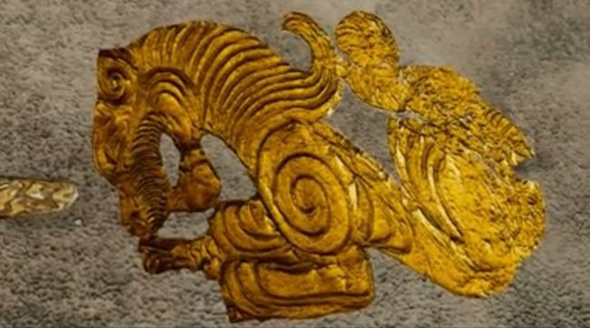 Các nhà khảo cổ học đã tới hiện trường để nghiên cứu và khai quật các di vật này.